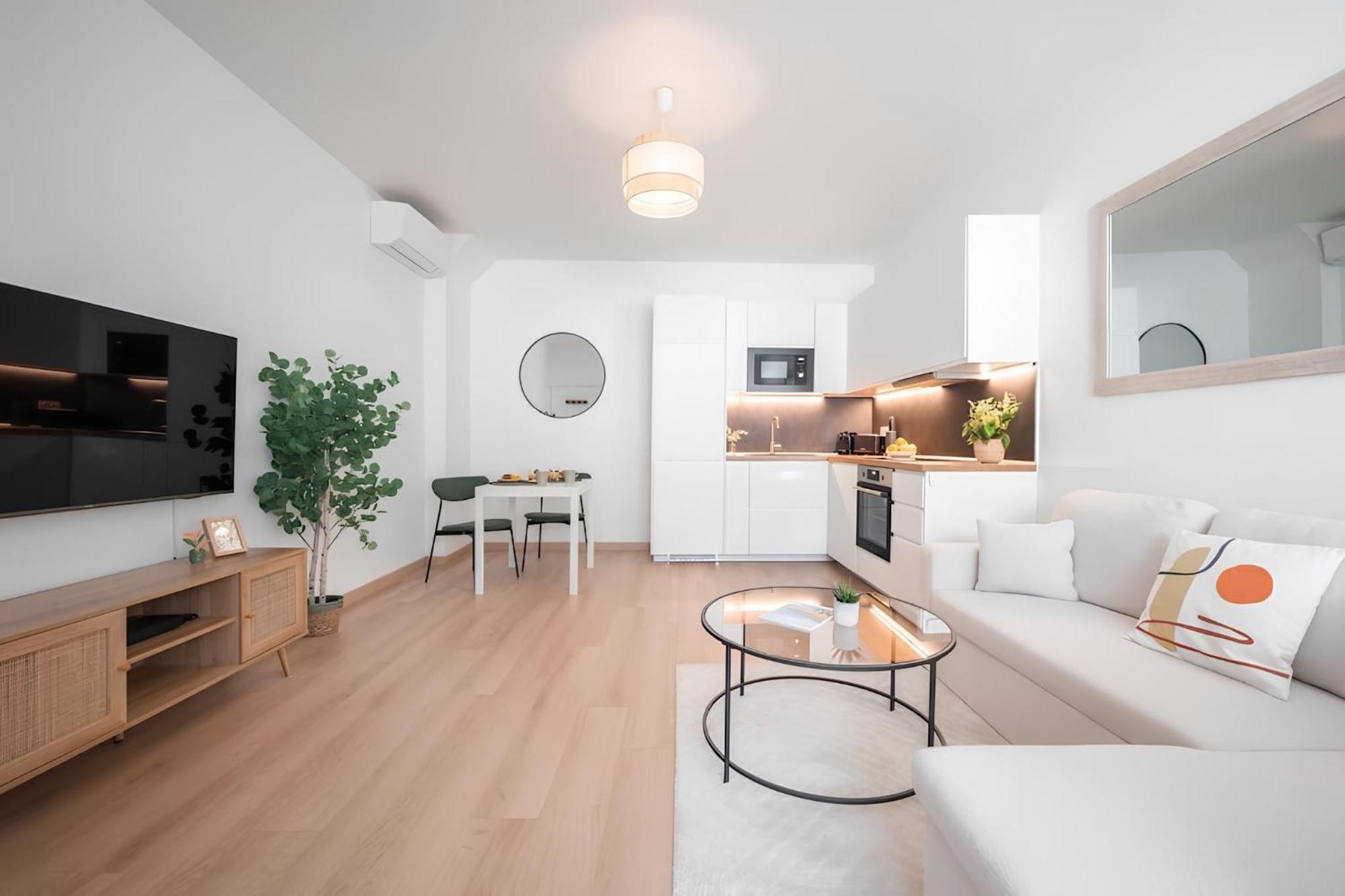 Cozy Appartement Plein Centre, Proche Gare/Plage Menton Exterior photo